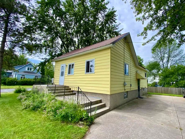 416 Cushman St, Marinette, WI 54143