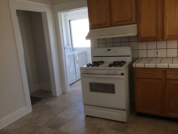 3rd image of 426 N Commonwealth Ave