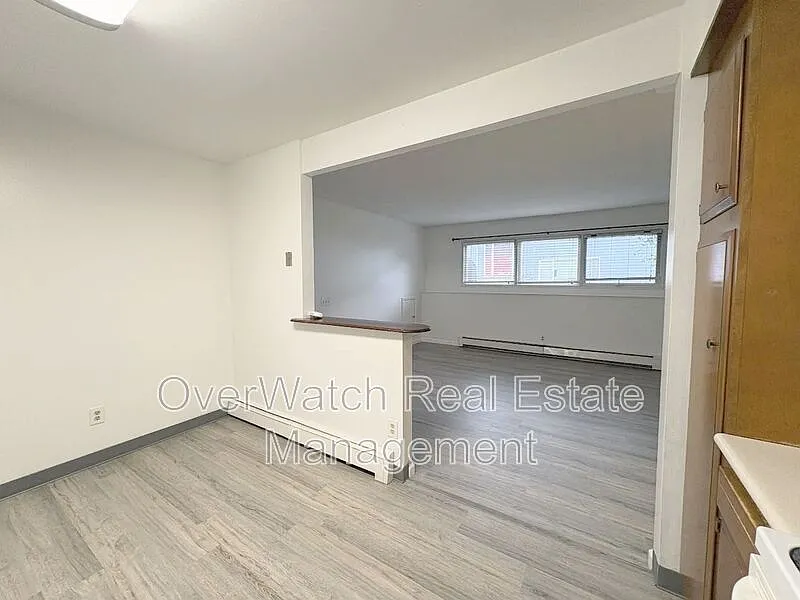 2 bed, 1.0 bath, $1,550 — Photo 4