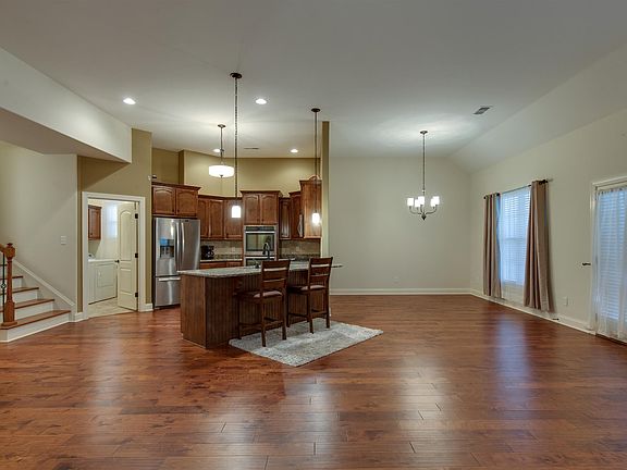 4th image of 234 Carellton Dr