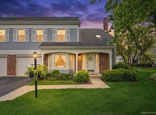 2026 Charter Point Dr, Arlington Heights, IL 60004