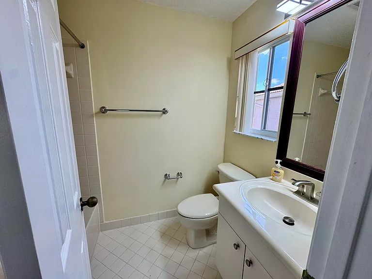 898 Tulip Cir — Photo 27