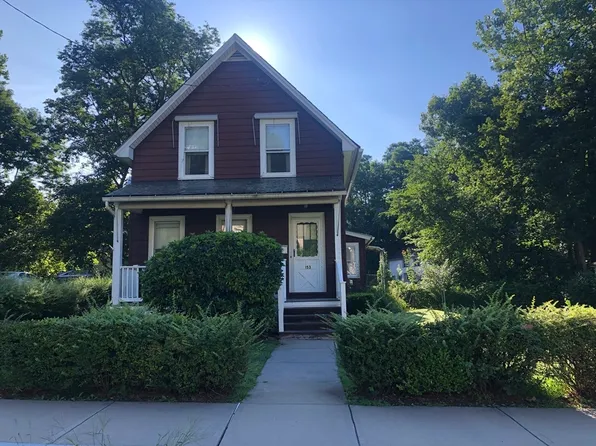 153 School St, Greenfield, MA 01301