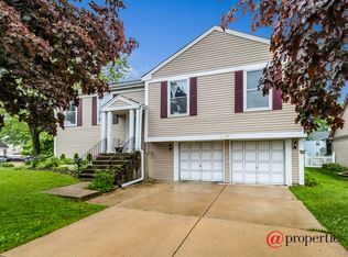 2095 Hitching Post Ln, Schaumburg, IL 60194