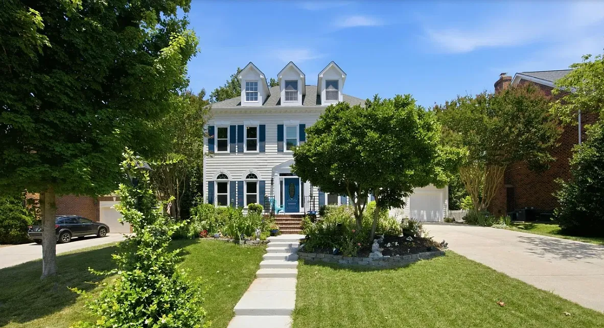 5 bed, 3.5 bath, 3089 sqft, $5,200 — Photo 3