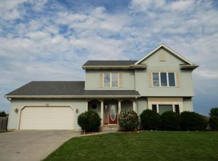 747 Fox Run Ln, Racine, WI 53406