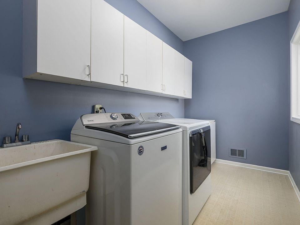 3972 Greenwood Dr, photo 26