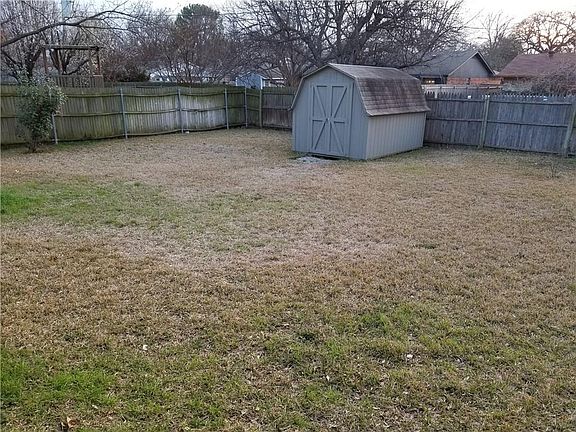 5th image of 2302 Avonhill Dr