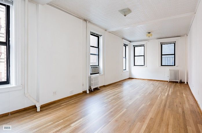 1st image of 214 Mulberry St