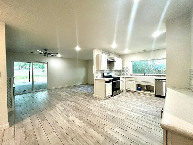 72 Bois D Arc St — Photo 3