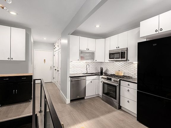 2nd image of 788 9th Ave Unit Garden