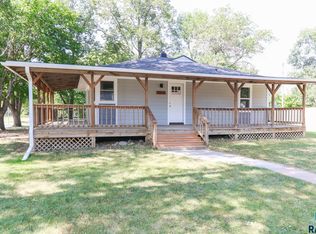 400 E 6th St, Bridgewater, SD 57319