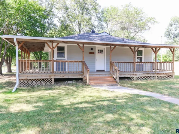 400 E 6th St, Bridgewater, SD 57319