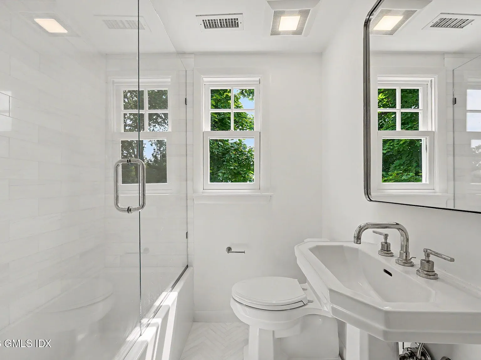 4 bed, 3.5 bath, 2434 sqft, $13,500 — Photo 3