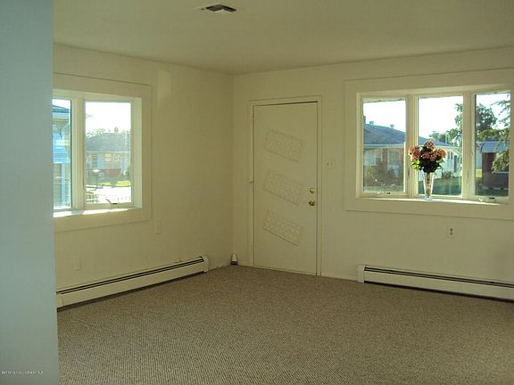 2nd image of 31 Port Royal Dr