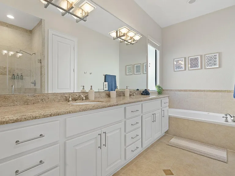 208 Detering St — Photo 12