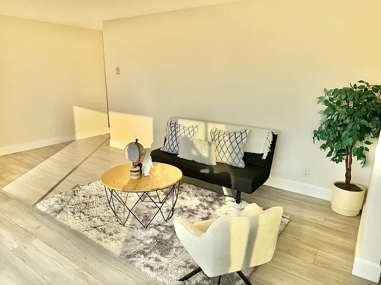 Madison Apartments — Photo 49