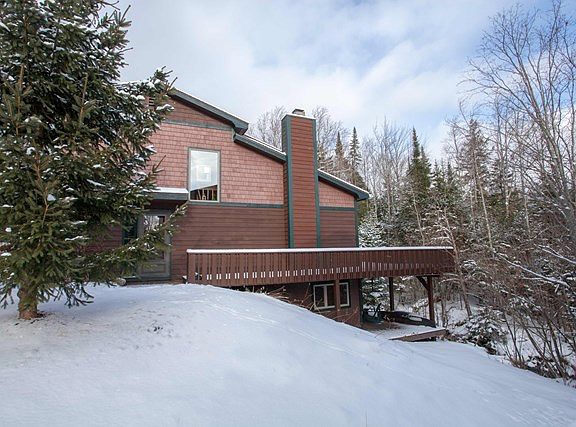 2nd image of 15 Hemlock Way Unit 9