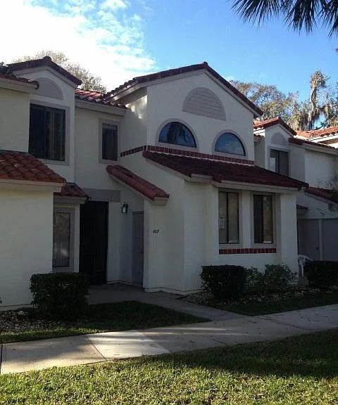 1099 Country Club Dr — Photo 1