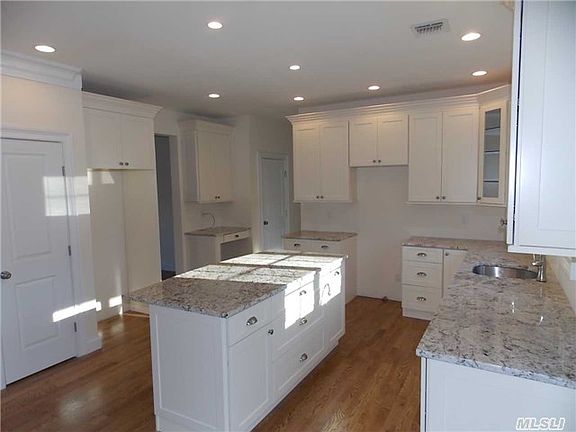 3rd image of 145 Dogwood Dr