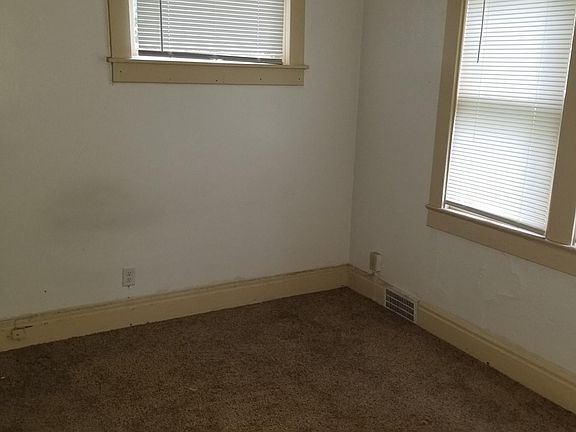 4th image of 1406 Lincoln Way E
