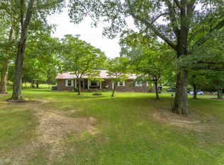 32 Sutton Dr, Lawrenceburg, TN 38464