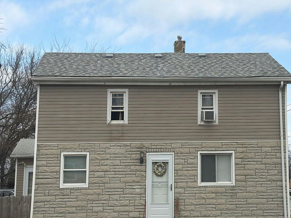 1st image of 214 E Margaret St