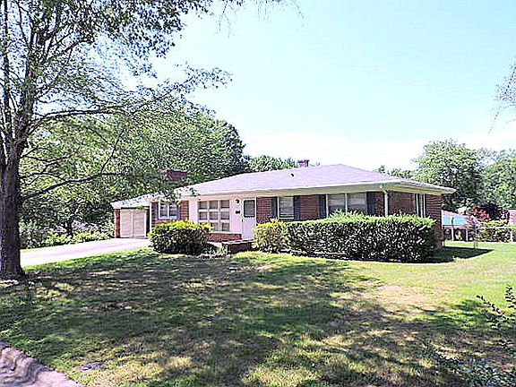3rd image of 231 Lansbury Dr
