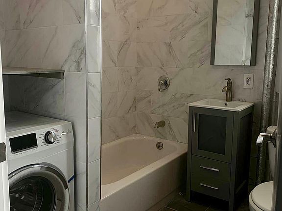 4th image of 936 E 169th St #2