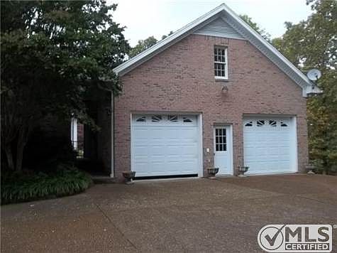 3rd image of 305 Woodmere Dr