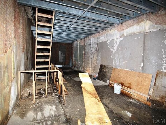2nd image of 257 W 134th St