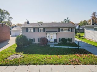 2842 Serra Dr, Sterling Heights, MI