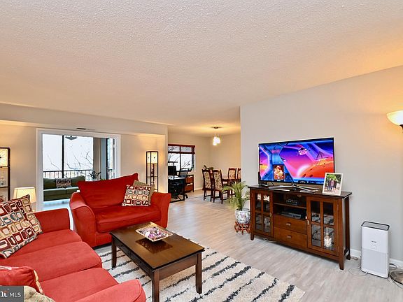 2nd image of 5901 Mount Eagle Dr APT 706
