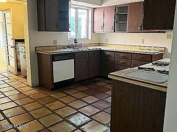 2nd image of 2238 E 9th St