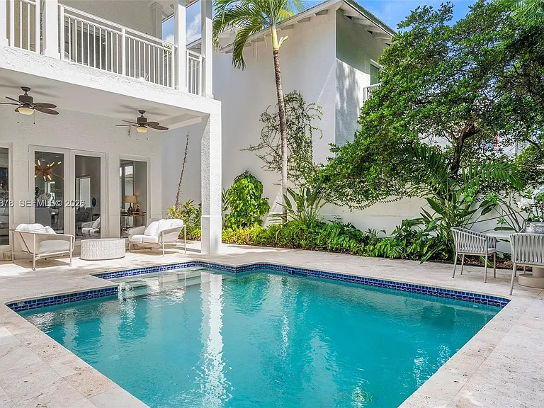 6 Coconut Ln — Photo 2