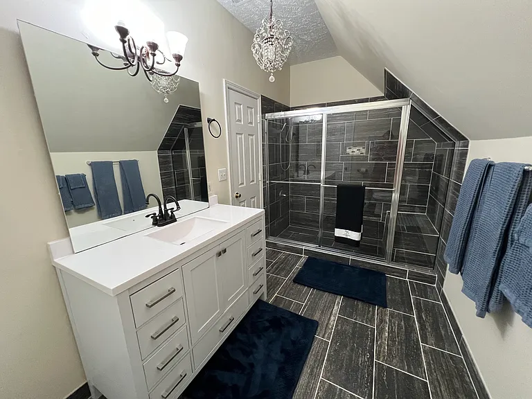 2405 College St — Photo 10