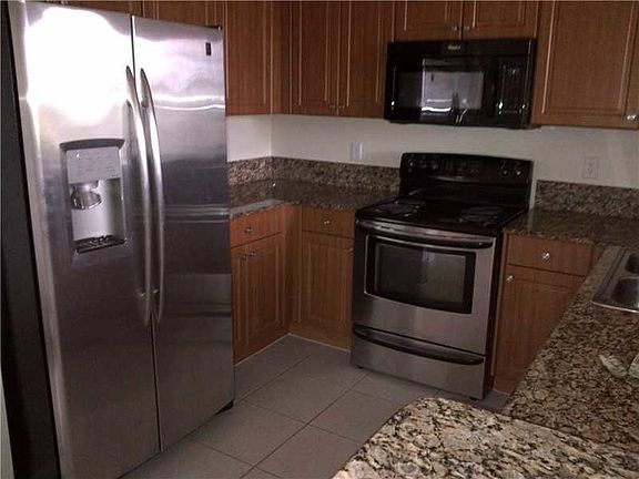 5th image of 2737 SW 82nd Ave #107