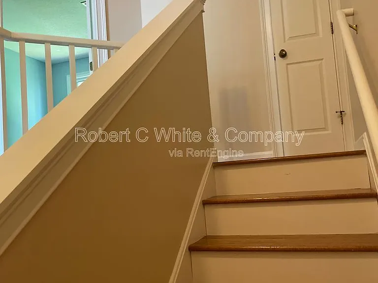 402 Cambridge Cmns — Photo 11