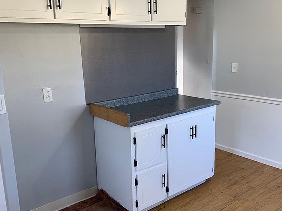 4th image of 16140 Pike Blvd