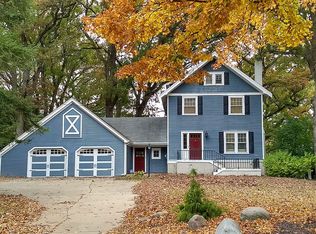 3903 N Grandview Dr, Peoria, IL