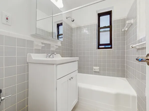 282 East 35th Street image 10 of 10