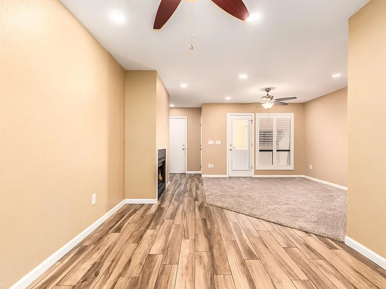 11640 N 51st Ave #216 — Photo 22