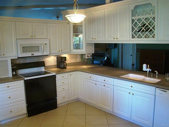 4th image of 3125 Windermere Dr