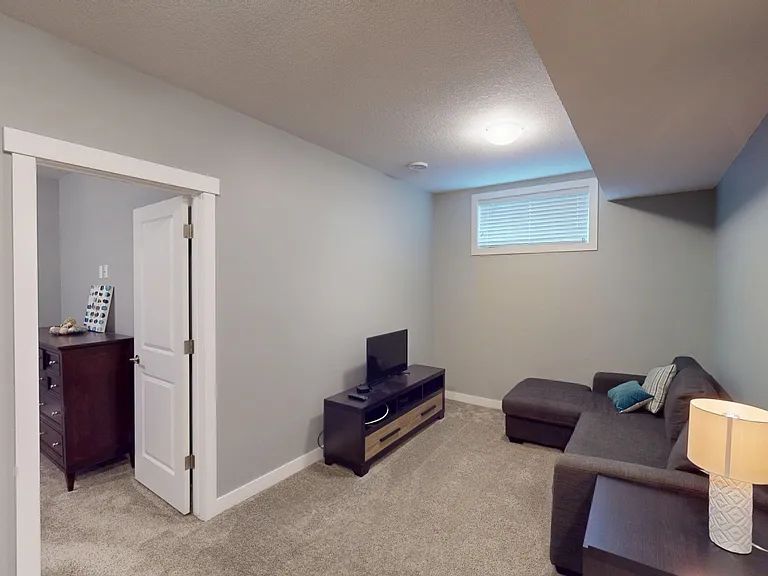 172 Wildrose Dr — Photo 23