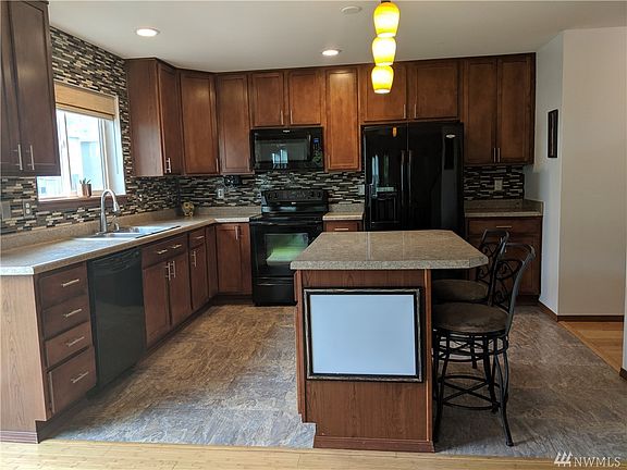 5th image of 7010 Tahoe Dr SE