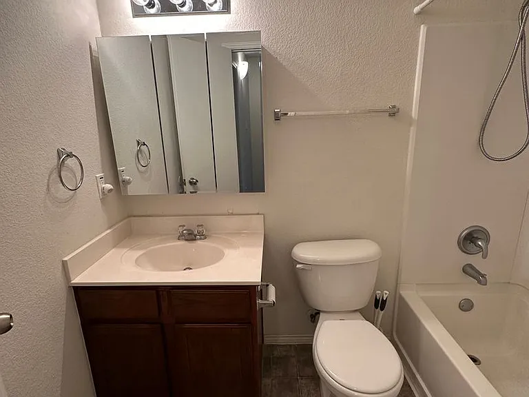 705 Morgan Dr — Photo 7