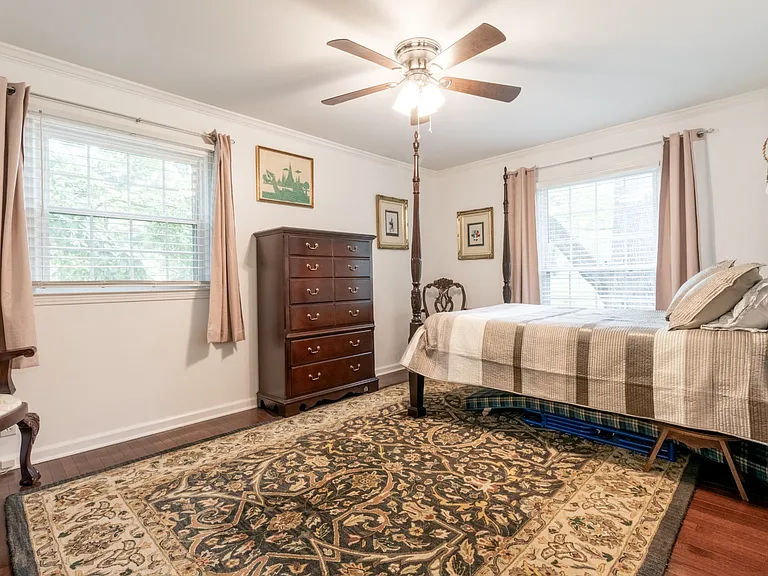 1735 Cedarcroft Dr — Photo 33