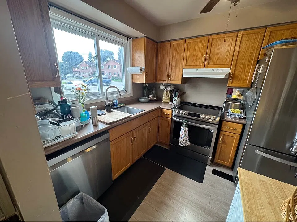 3 bed, 1.5 bath, $2,150 — Photo 3