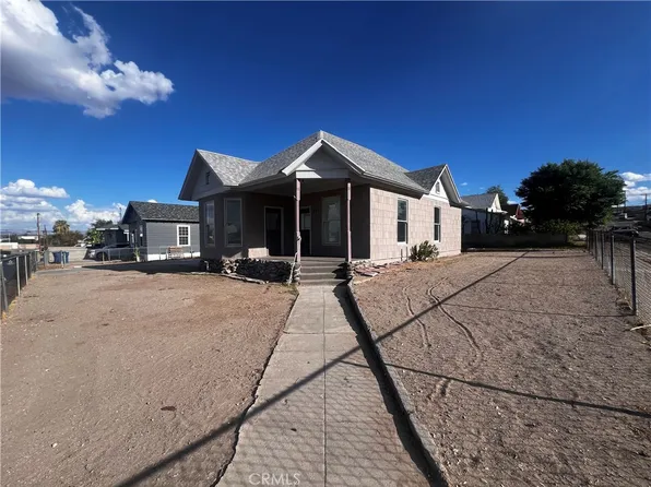 321 Bazoobuth St, Needles, CA 92363