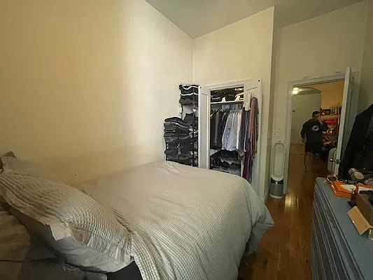 Rented by Cohen Smith Chang LLC | media 6